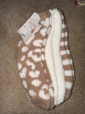 Marilyn Monroe Plush Crew Socks - Beige & White Cozy 3 Pair